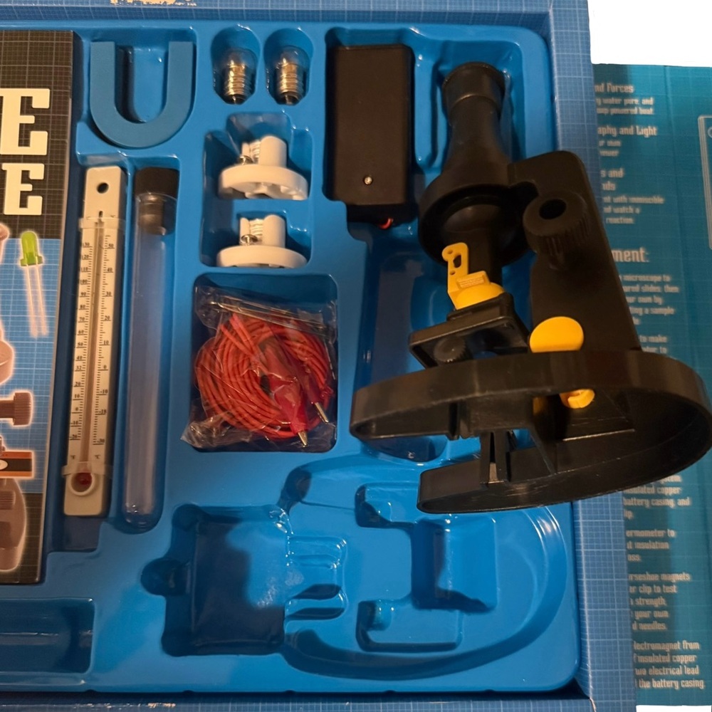 Scientastic Science Laboratory Microscope Kit - Picture 5 of 11